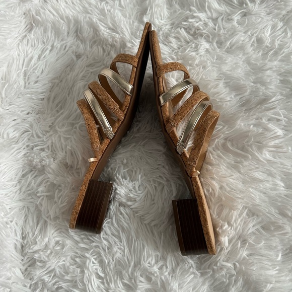 Ann Taylor factory summer sandals - Picture 3 of 4